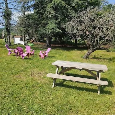 Ferienhaus La Roche Paisible Saint-Julien-de-Coppel